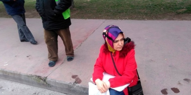 Yoğun bakımdaki oğlunun yanına gitmeye çalışırken gözaltına alındı