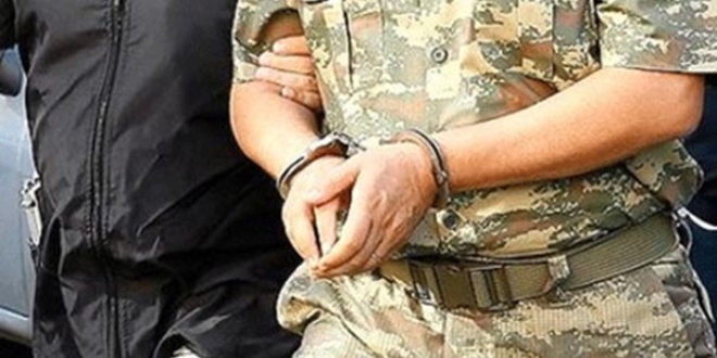 Konya'da FET operasyonunda biri muvazzaf 10 zanl yakaland