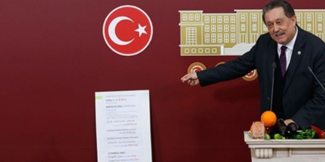 Meclis'te domatesli biberli basın toplantısı