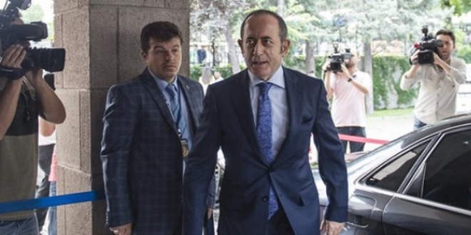 CHP Genel Sekreteri görevinden istifa etti
