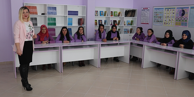 Öğretmenleri sayesinde modern eğitim alacaklar