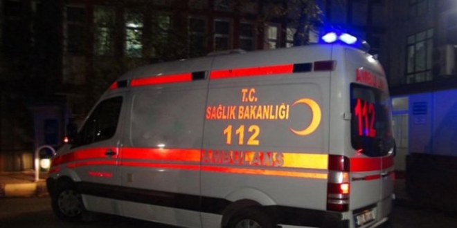 Polis otosu ağaca çarptı! 1 şehit, 1 yaralı