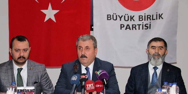 Destici: Hiçbir ittifaka mecburiyetimiz yok