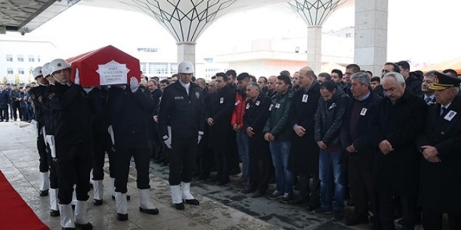 Şehit polis memuru Çelik son yolculuğuna uğurlandı