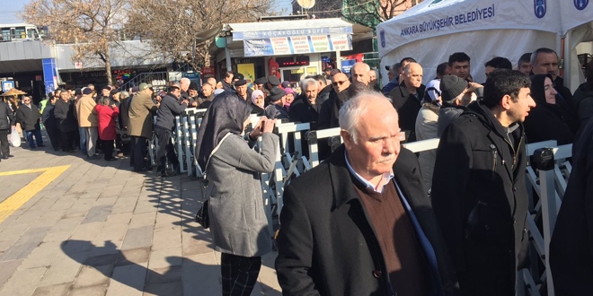 Ankara'da tanzim satış noktasına yoğun ilgi
