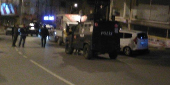 Gaziosmanpaşa'da bir mobilya dükkanında EYP patlatıldı