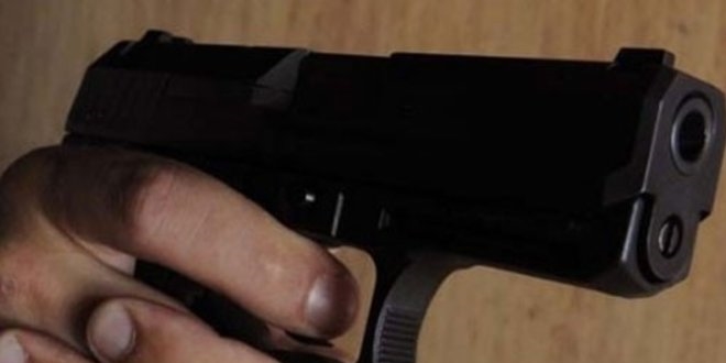 Tartt sevgilisini tabancayla yaralad