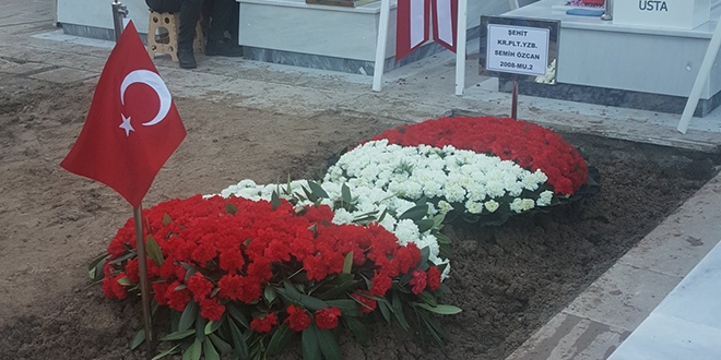 Kılıçdaroğlu'ndan şehit evine taziye ziyareti