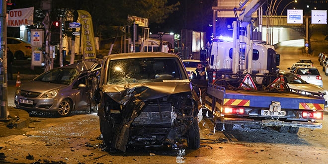 Başkentte trafik kazası: 1 ölü, 3 yaralı