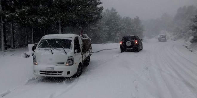 Kar yollar kapatt, Kazdalar'nda onlarca ara mahsur kald