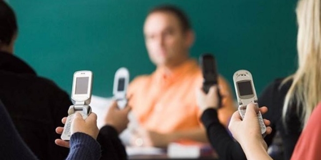 Gümüşhane'de sınıfa telefon girmeyecek