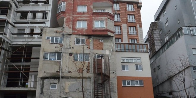 Görenleri şaşkına çeviren bina