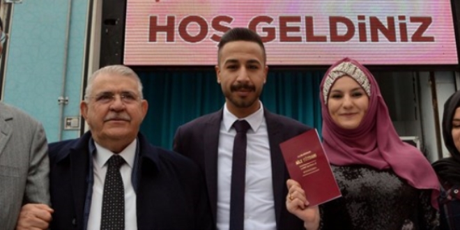 Doğum günü, evlilik teklifi ve nikahı, 14 Şubat'a sığdırdılar