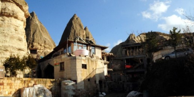 Peribacaları yanındaki otel inşaatının yıkımına başlandı