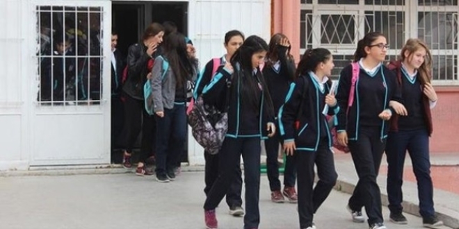 Eitimcilerden bakanln o kararna destek