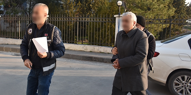 FETÖ'den gözaltına alınan 11 polisten 6'sı tutuklandı