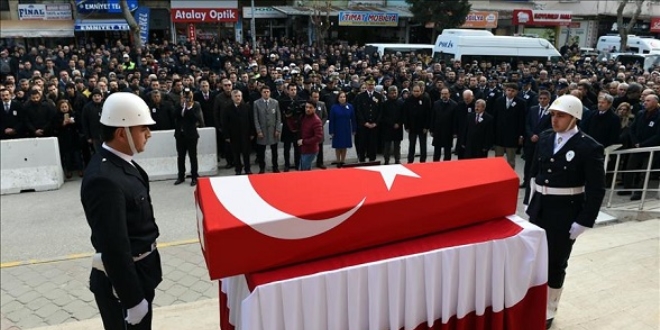 Şehit polis memuru için tören düzenlendi
