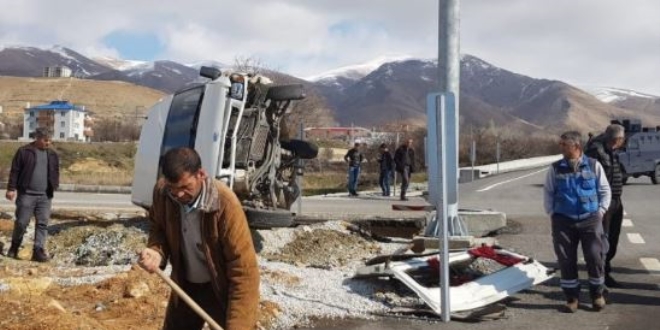 Tunceli'de minibüs ile otomobil çarpıştı: 7 yaralı