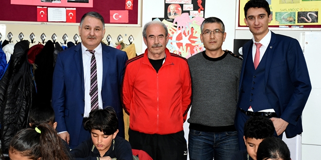 Üç nesil öğretmen aynı okulda görev yapıyor