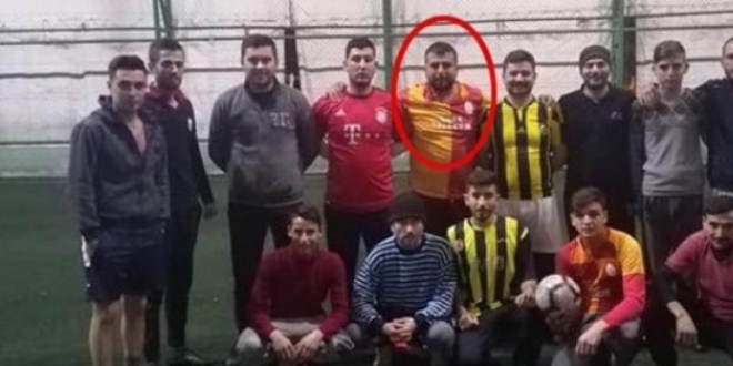 Halı sahada attığı gole sevinirken, kalp krizi geçirip öldü