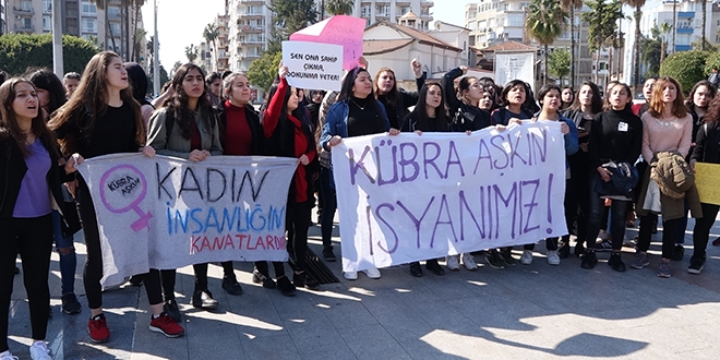 Öğrencileri Kübra öğretmen cinayetini protesto etti