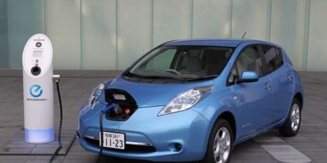 'Elektrikli otomobiller 15-20 yl daha piyasada olmayacak'