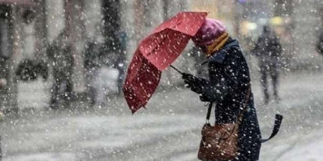 İstanbul'da hafta sonu karla karışık yağmur bekleniyor