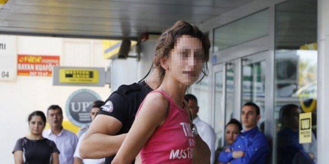 ATM'de kartı sıkışınca ortalığı birbirine katan Dilara, hırsızlıktan tutuklandı