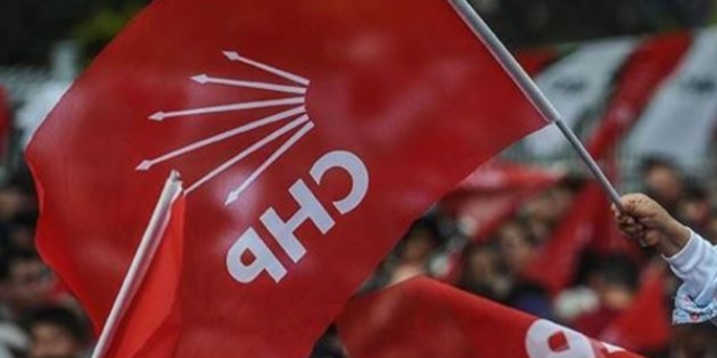 CHP'de sular durulmuyor! Bir istifa daha