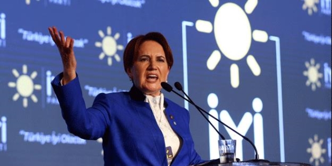 İYİ Parti aday listelerini teslim etti