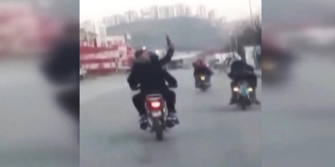 Motosikletten havaya ateş açınca yakalandı