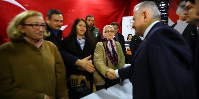 Binali Yıldırım CHP Seçim Merkezini ziyaret etti