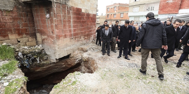 Bakan görür görmez talimat verdi: 65 eve acil tahliye