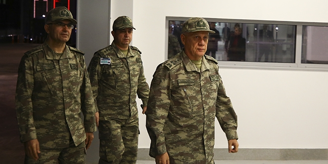 Kara Kuvvetleri Komutan, yaral askerleri ziyaret etti