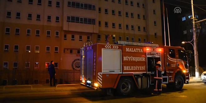 Malatya'da FETÖ'nün eski okul binasında yangın
