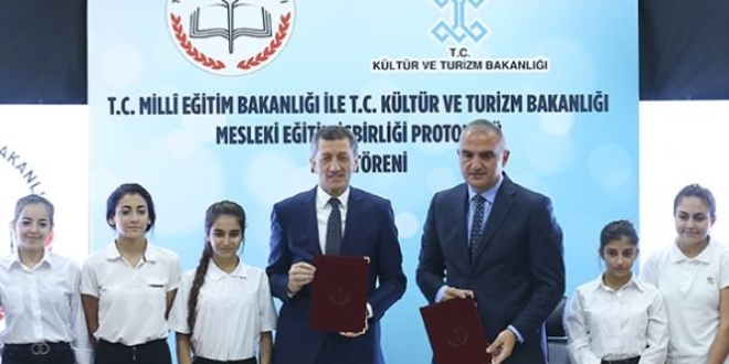 Turizm liselerinden 3 dil öğrenerek mezun olunacak