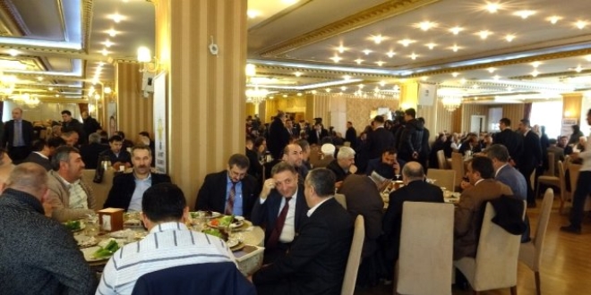 Binali Yıldırım Sultanbeylilerin tapu sevincine ortak oldu