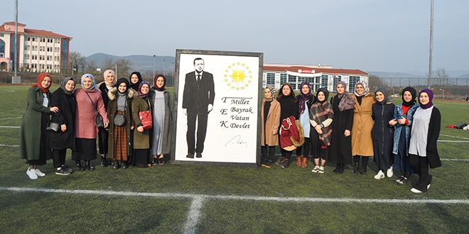 Gençlerden Erdoğan'a doğum günü hediyesi