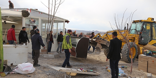 Göreme'deki kaçak yapıların yıkımına devam edildi