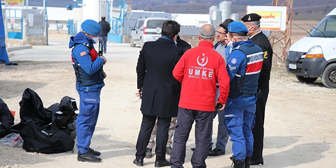 12 iinin zehirlendii tavuk iletmesinden aklama