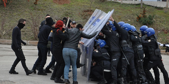 Polisten 'toplumsal olaylara mdahale' tatbikat