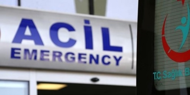 Yaral kadna yoldan geen doktorlar mdahale etti