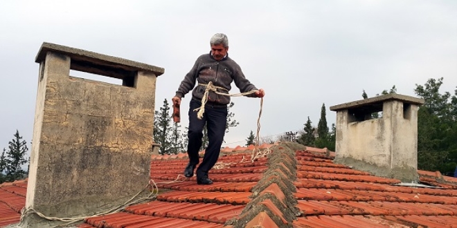 'Devlete 15 bin TL yük olmasın' diye okulu kendileri onardılar