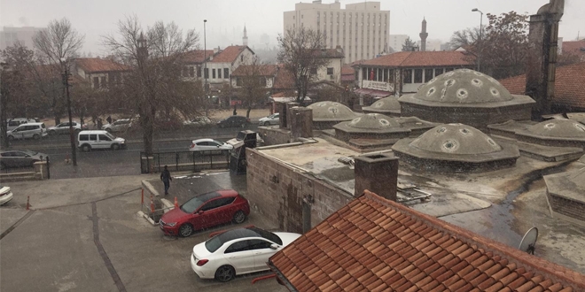 Ankara'da kısa süreli kar yağışı