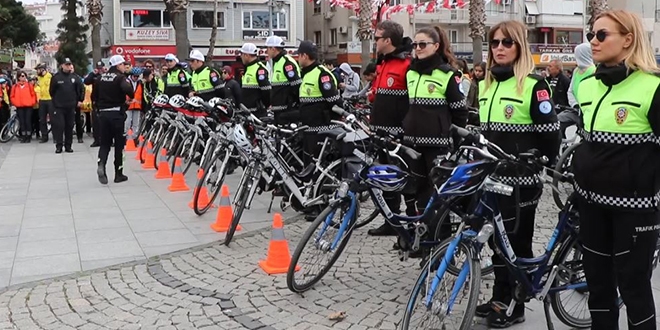 zmir'de bisikletli polis timleri greve balad