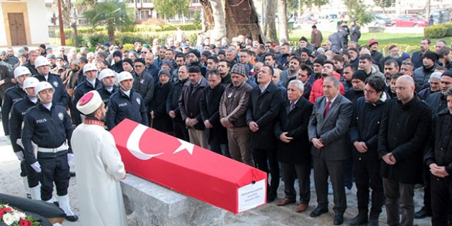 Beyin kanaması geçiren polis memuru hayatını kaybetti