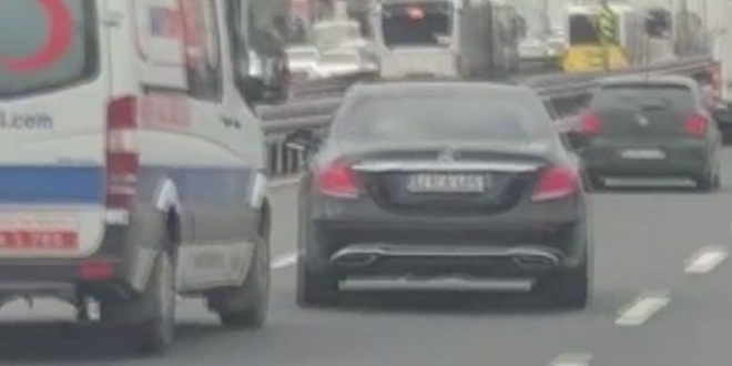 Ambulansa yol vermeyen sürücü: Sinirlendim