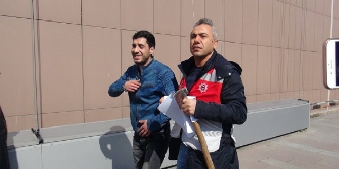 Adliyeye baltayla gelen kişi tutuklandı