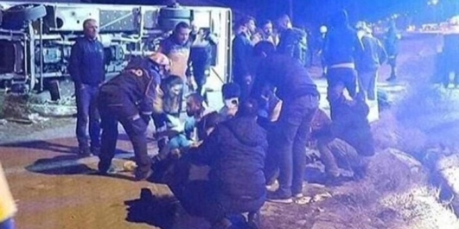 Ankaragücü taraftarlarını taşıyan otobüs kaza yaptı: 2 ölü 23 yaralı