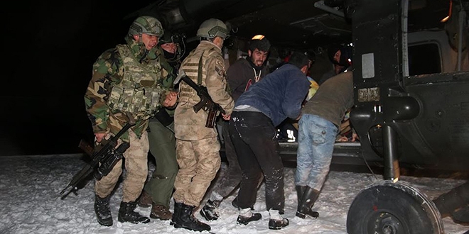 Askeri helikopter hamile kadın için havalandı